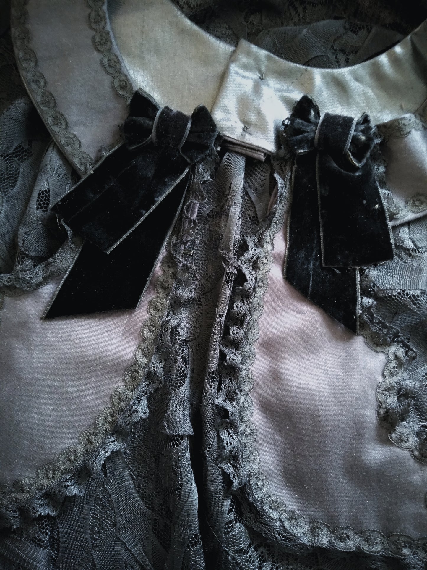 October Night Jabot Collar