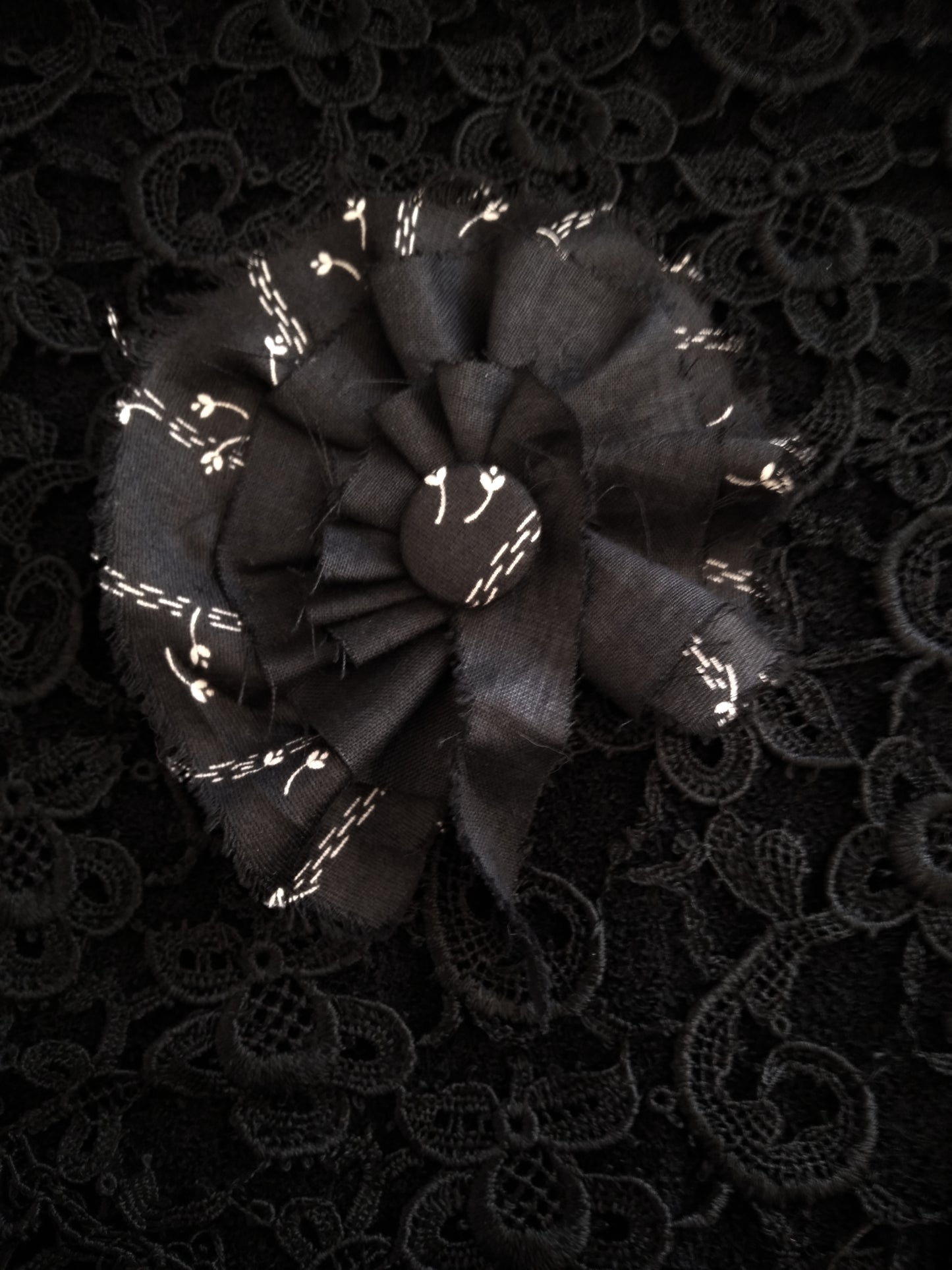 Mournful Spring Cockade Pin