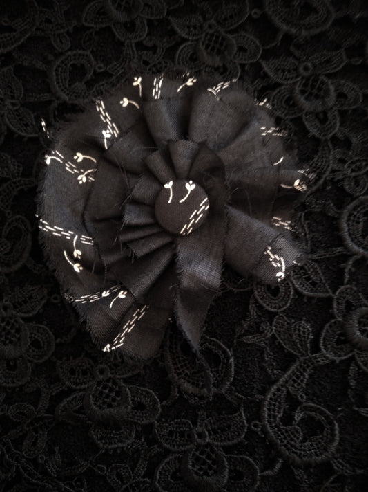 Mournful Spring Cockade Pin