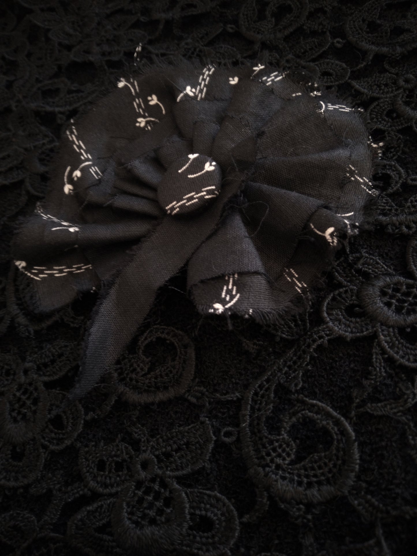 Mournful Spring Cockade Pin