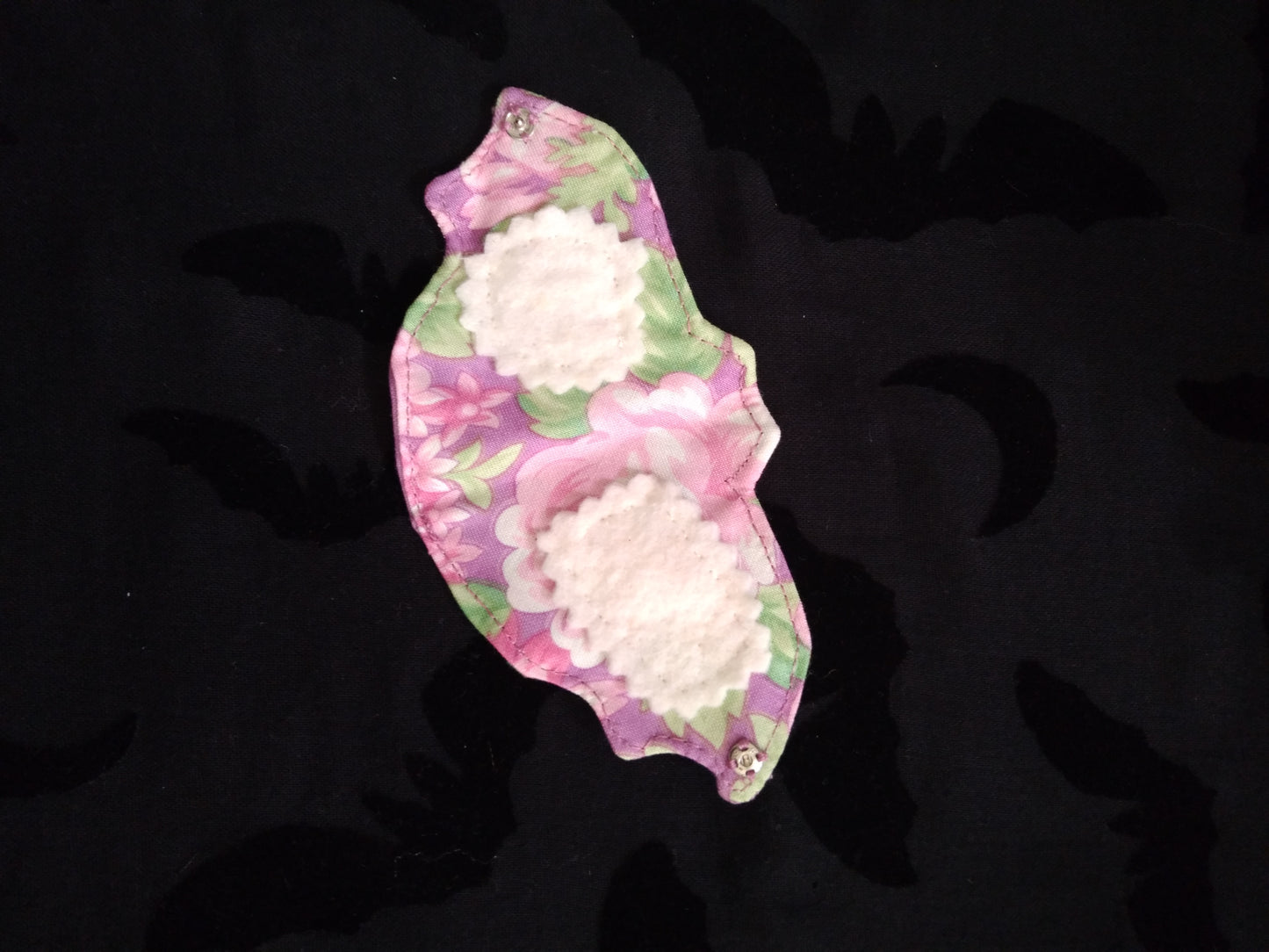 Garden Bat Needle Book