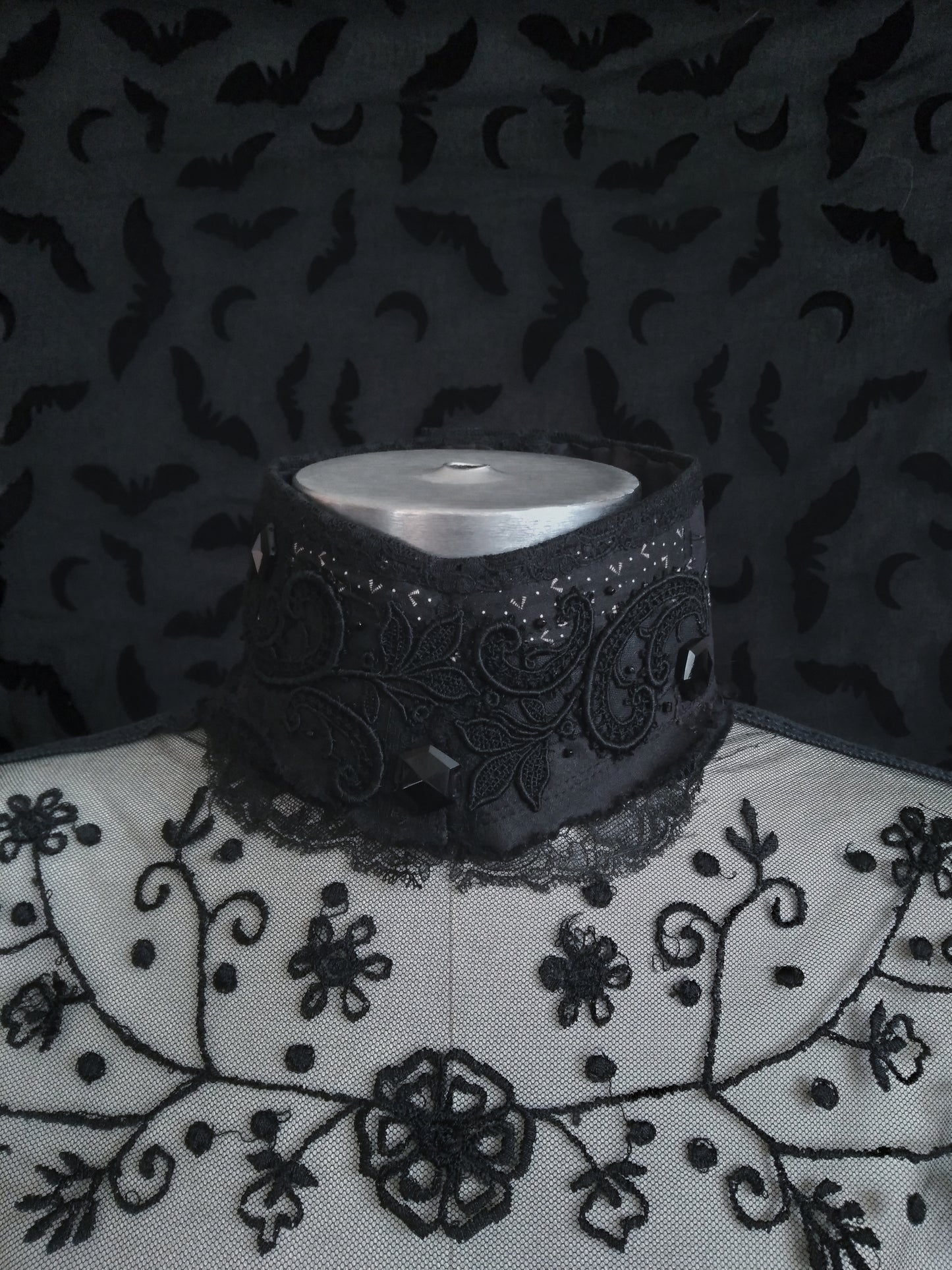 Socialite's Highneck Collar