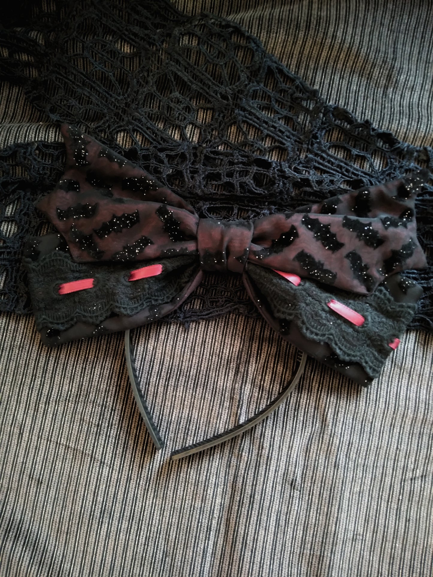 Blood n Sparkle Bat Headbow