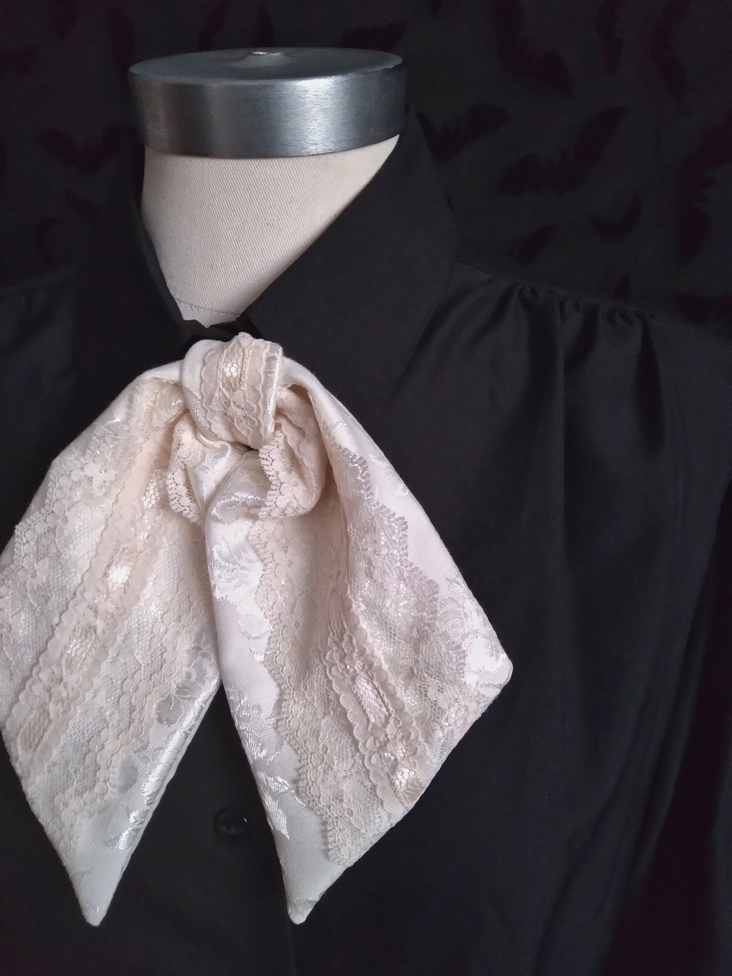 Specter Lace Jabot