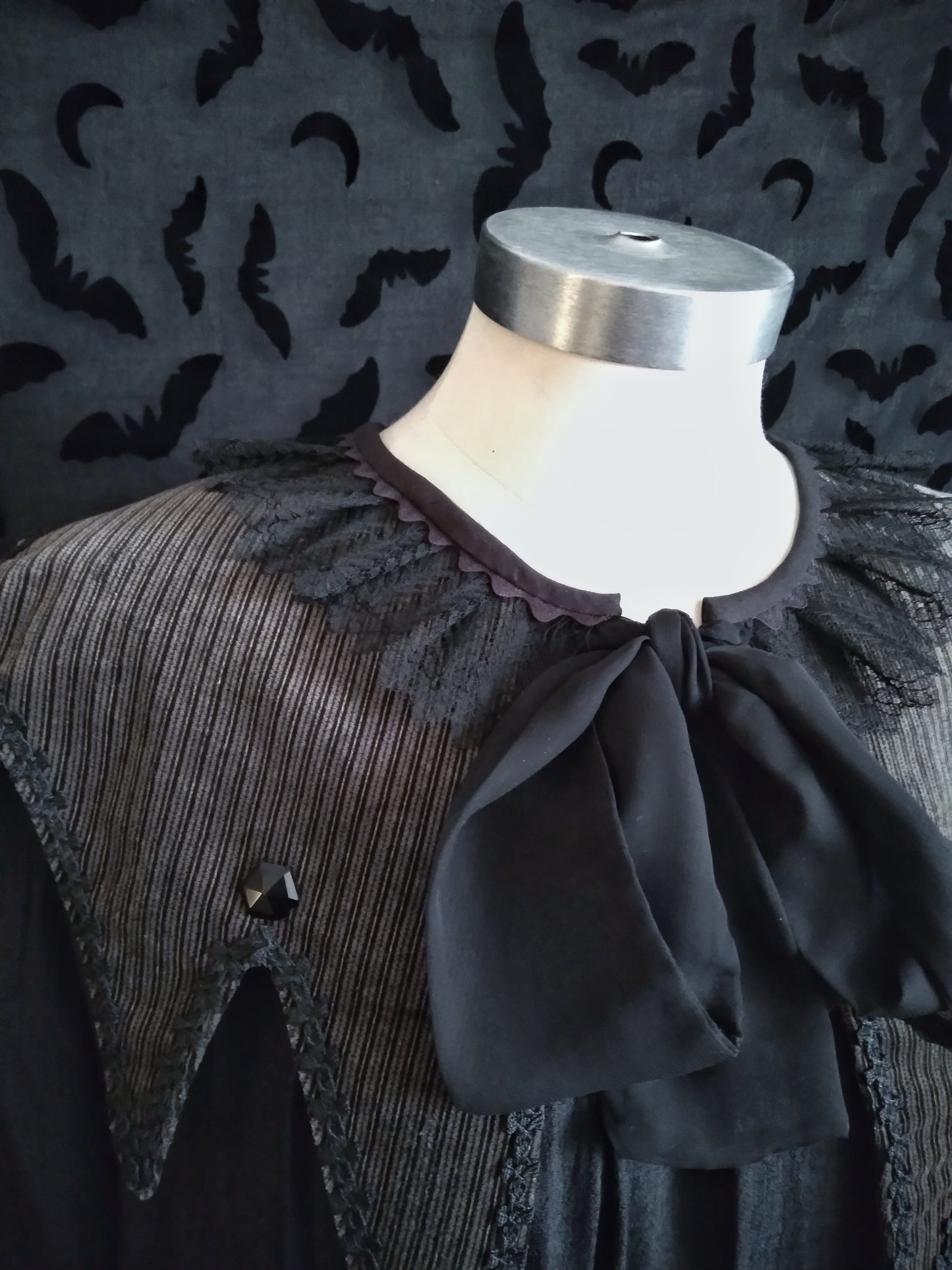 Oddette Pointed Bat Capelet