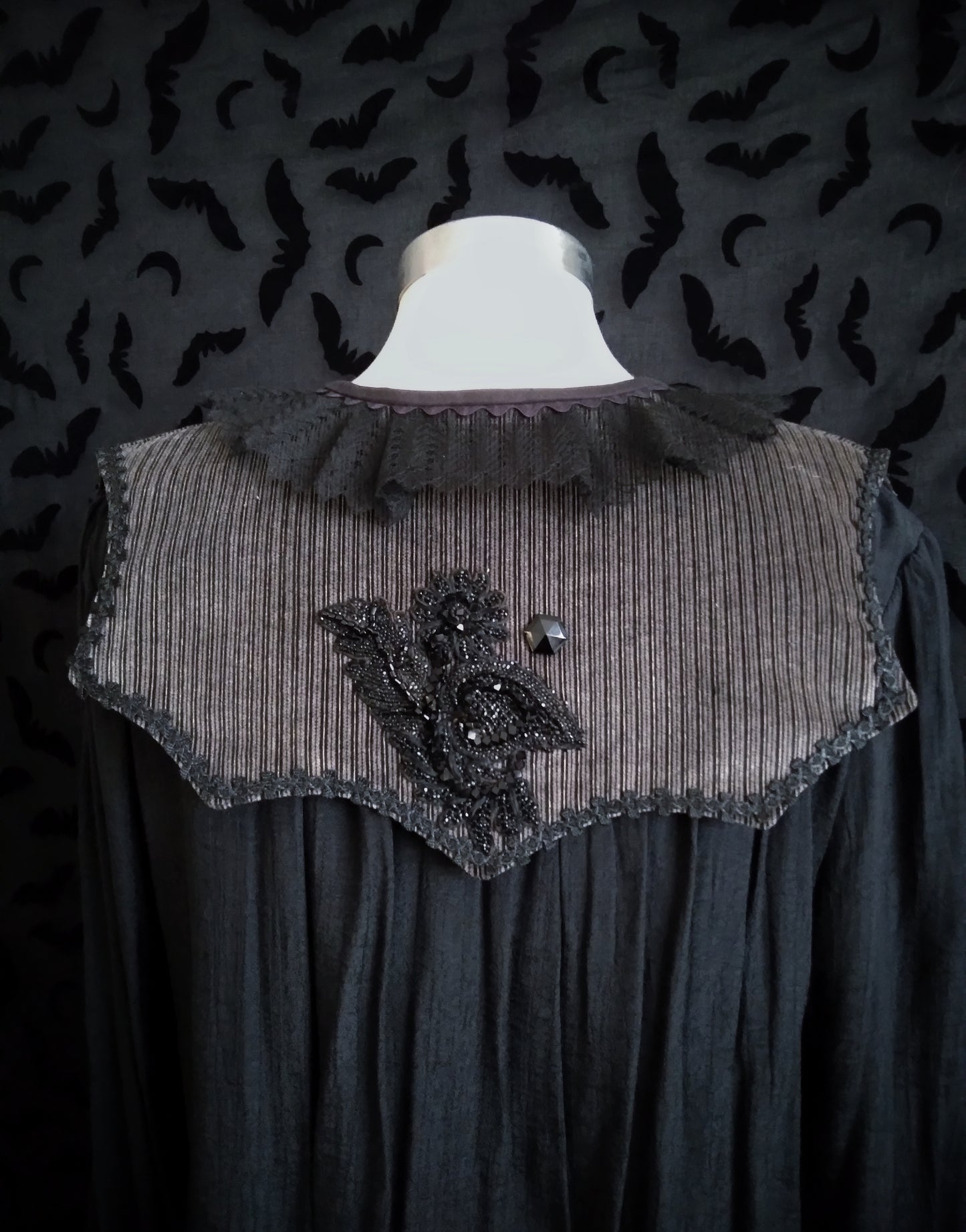 Oddette Pointed Bat Capelet