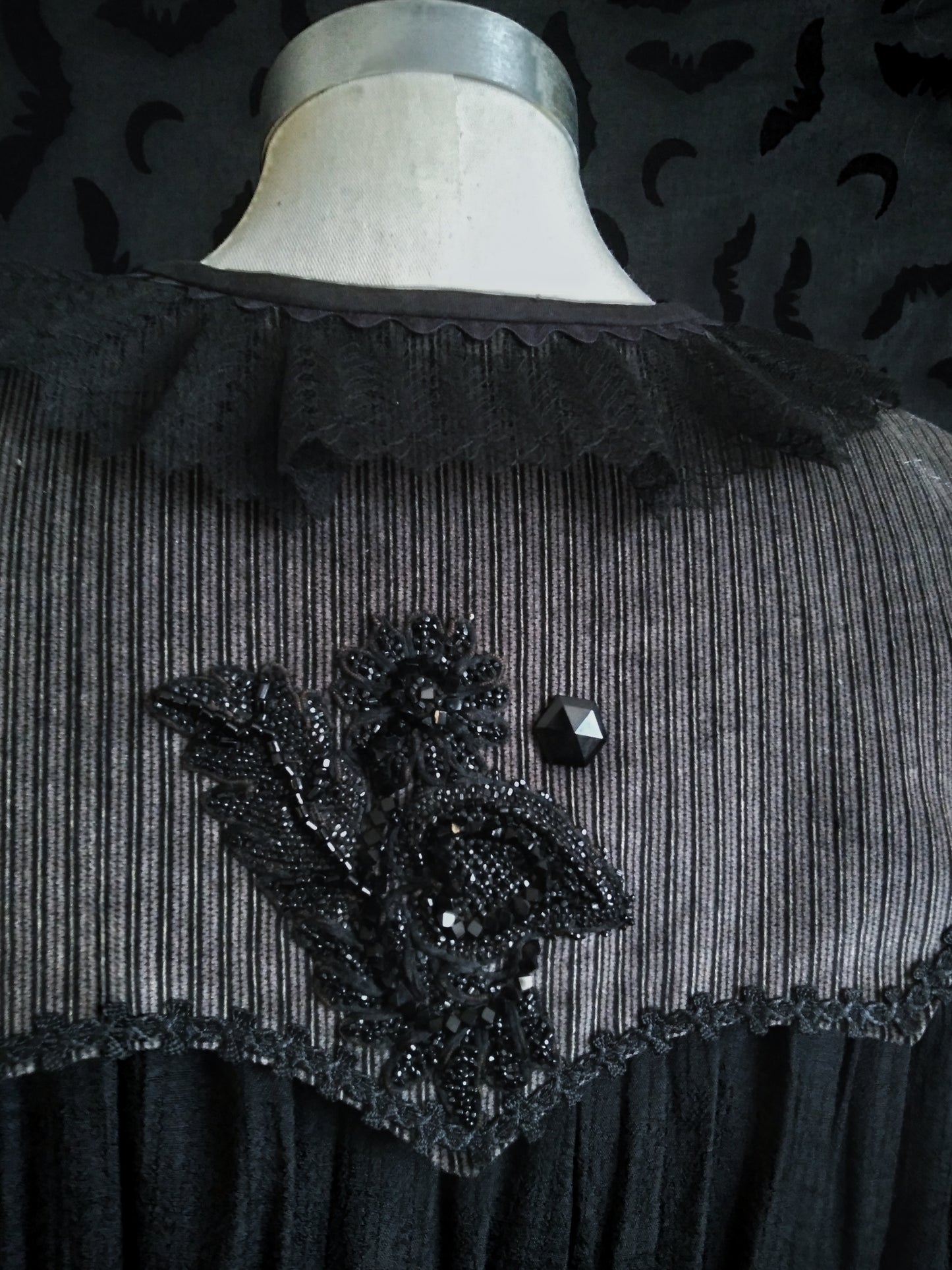 Oddette Pointed Bat Capelet